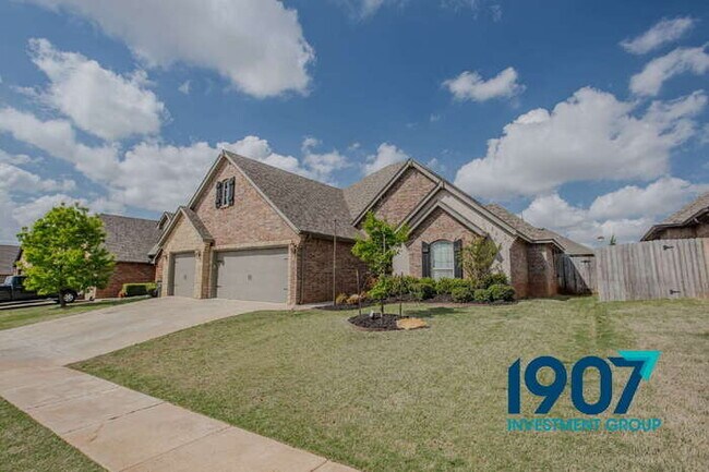 Building Photo - Luxurious 5-Bedroom Executive Home with Gourmet Kitchen and Storm Shelter in Moore!