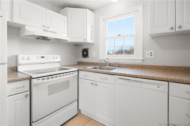 Foto del edificio - 45 Brewster Rd