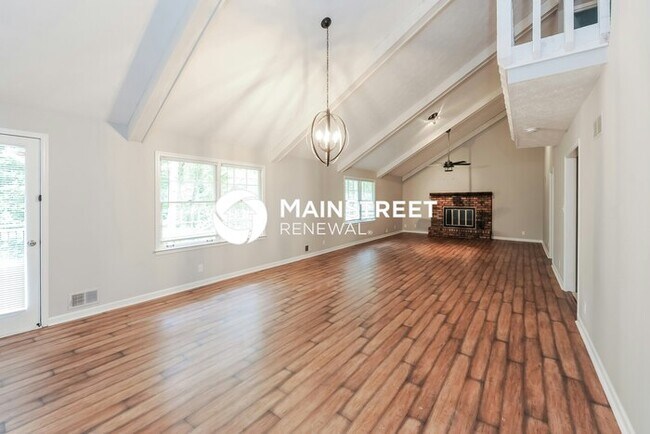 Building Photo - 4 Bedroom Pet-Friendly Home in Lilburn, GA with Main Street Renewal