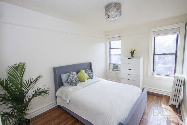 Foto del edificio - 246 Cornelia Street #C4R
