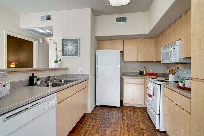 Building Photo - Sonoma Landing