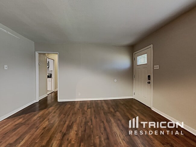 Building Photo - 423 Byrnes Dr