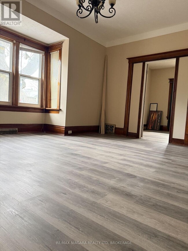 Building Photo - 20 Thomas St