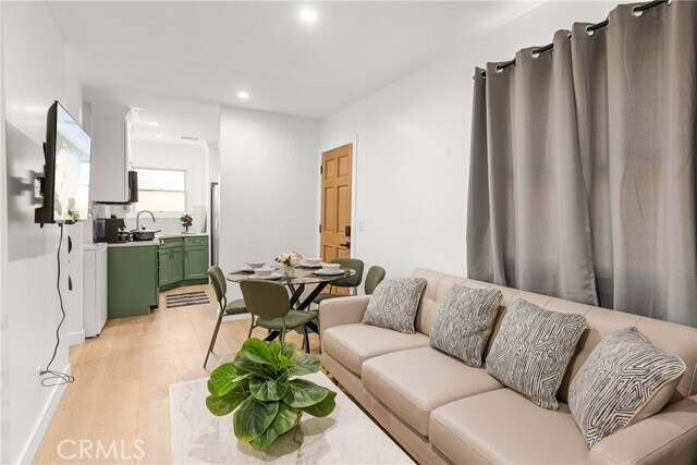 Foto del edificio - 1044 Daisy Ave