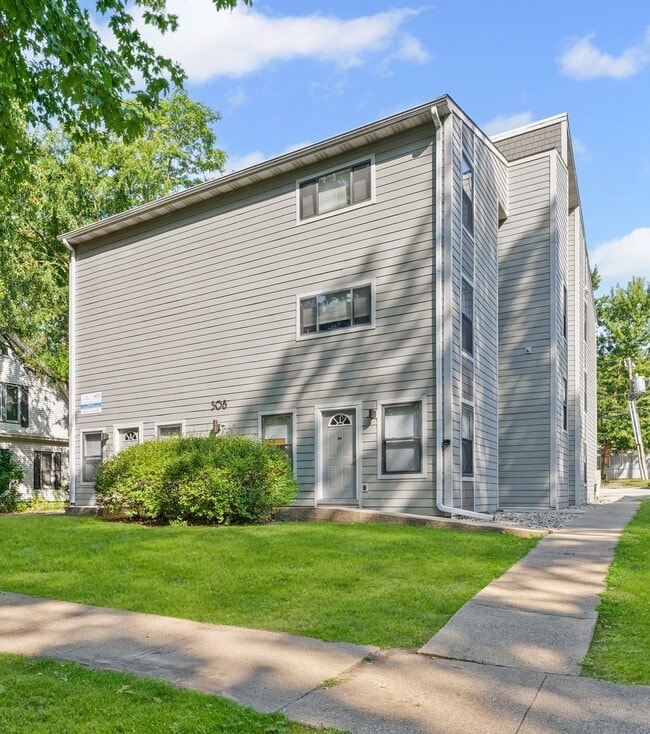 Interior Photo - 508 W White St