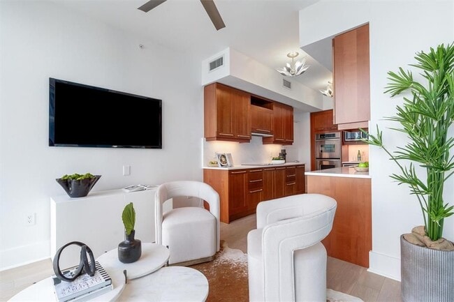 Building Photo - 333 Las Olas Way
