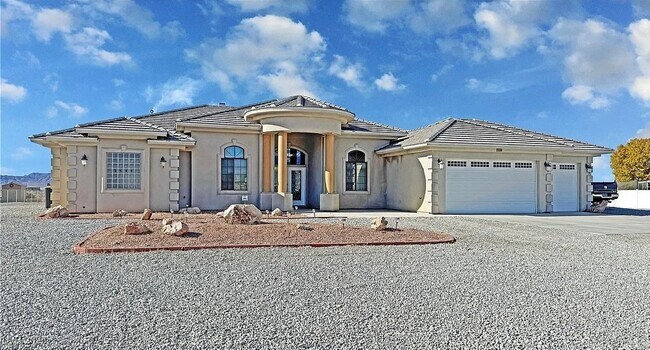 Building Photo - 3580 Prairie Ave