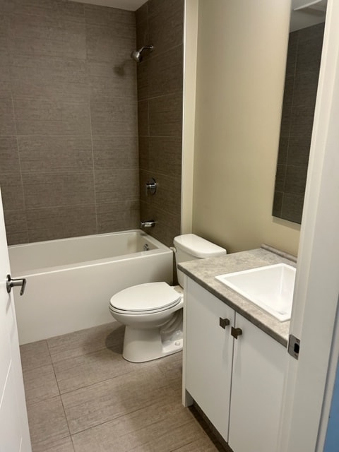 Building Photo - 44565-44565 Vandell Dr