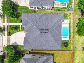 Building Photo - 10561 Lake Palmetto Dr