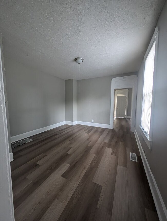 Foto del edificio - Charming 2 bed/ 1 bath Duplex