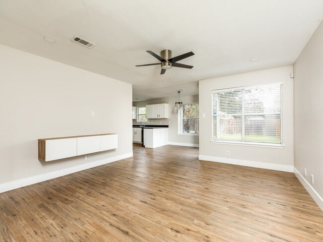 Building Photo - San Antonio, TX - House - $1,795.00 Availa...