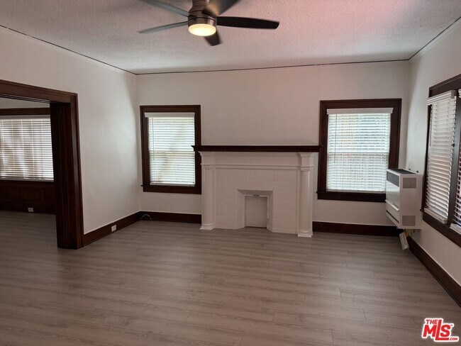 Foto del edificio - 1406 S St Andrews Pl