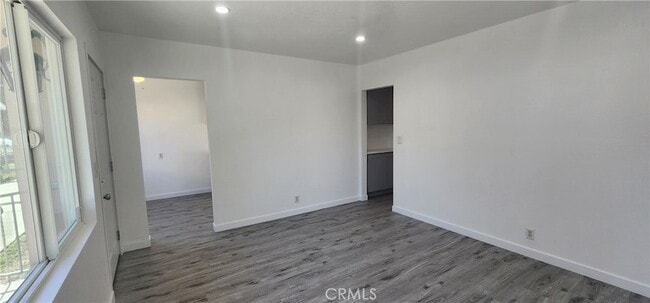 Building Photo - 8424 Beechwood Ave