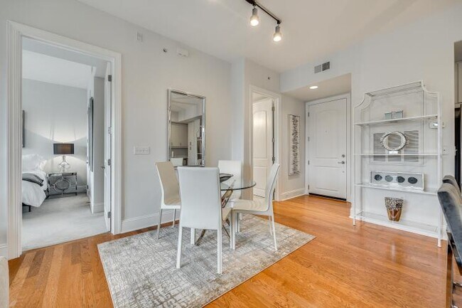 Foto del edificio - 4620 Piedmont Row Dr