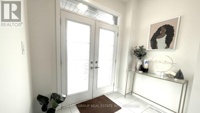 Photo du bâtiment - 142 Lilac Cir