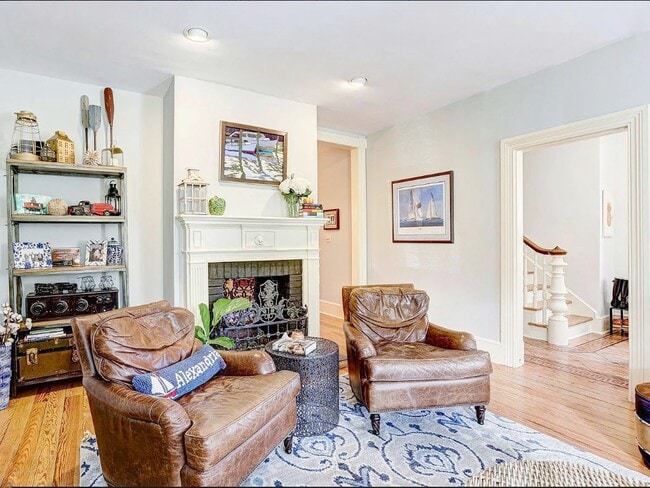 Building Photo - 27 N Hanson St