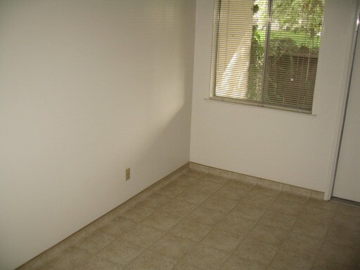 Building Photo - 6416 N Remington Ave