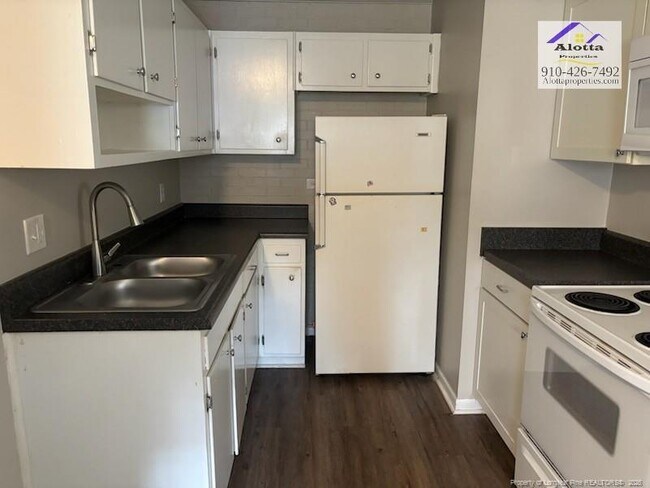 Foto del edificio - 6604 Carloway Dr