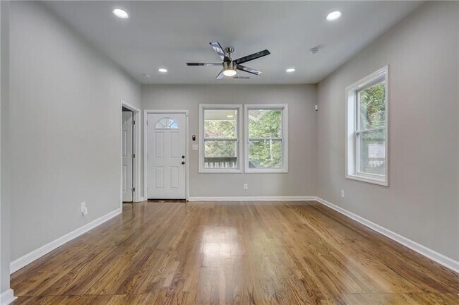 Foto del edificio - 807 Gilbert St SE