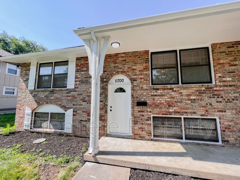 Primary Photo - 11700 E 60th St
