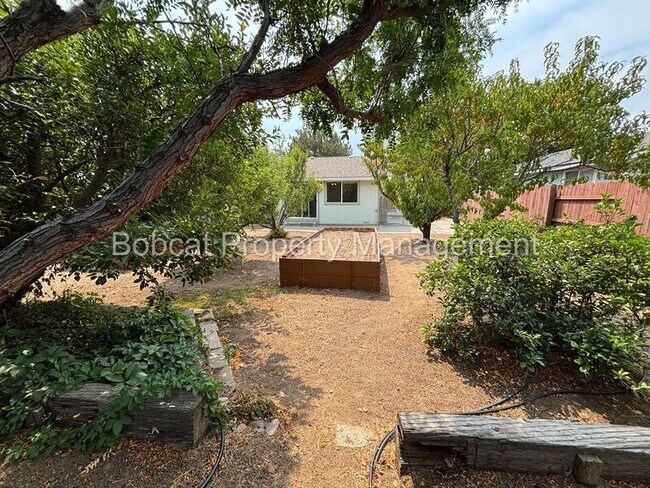 Foto del edificio - 3329 Somerset Way