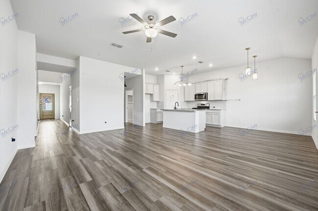 Building Photo - 236 Henly Dr