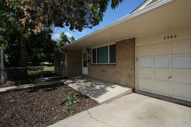 Building Photo - 7942 Meade St
