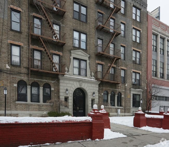 Building Photo - 410 Eastern Parkway