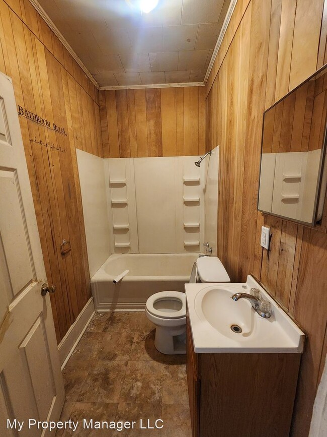 Building Photo - 1 br, 1 bath House - 418 1/2 Wyche Street