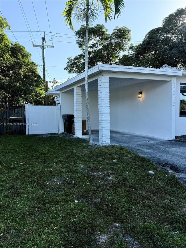 Foto del edificio - 12615 N Miami Ave
