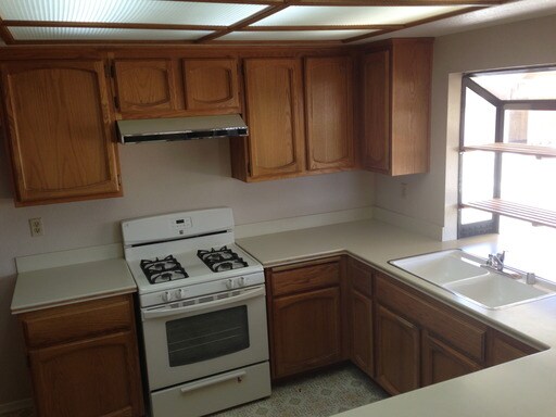 Building Photo - 13610 Buena Vista Dr