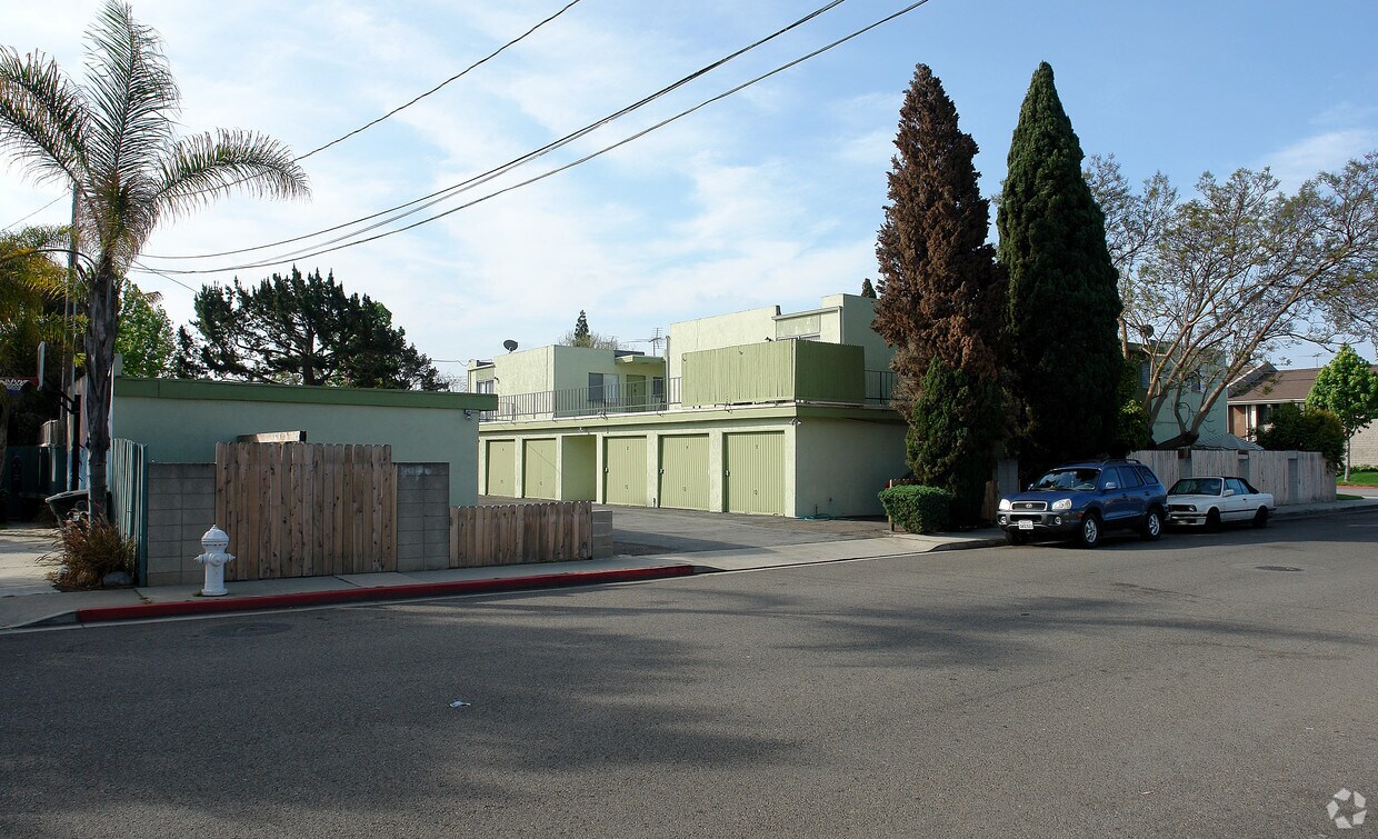 150 E 21st St, Costa Mesa, CA 92627 Apartments in Costa Mesa, CA