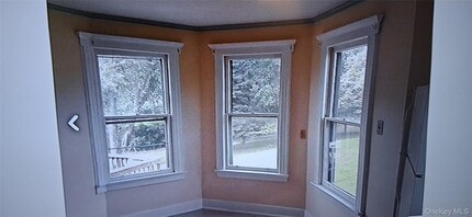Building Photo - 66 Monsey Heights Rd