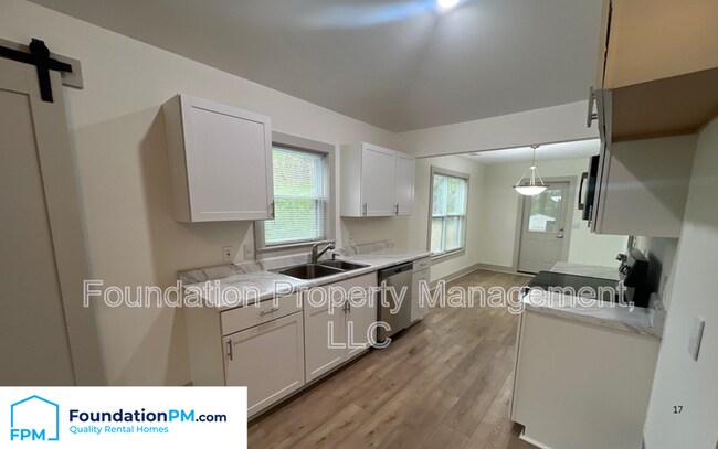 Foto del edificio - 9629 Goodman Rd