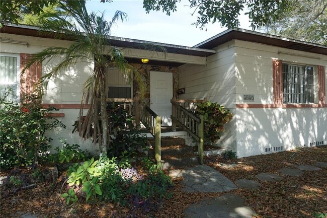 Building Photo - 4845-4825 25th Ave N