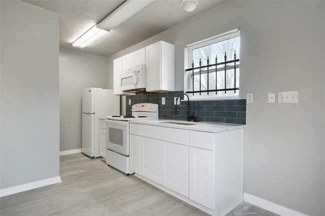 Building Photo - 3020 Jewel St