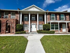 Building Photo - 5850 Cypress Gardens Blvd
