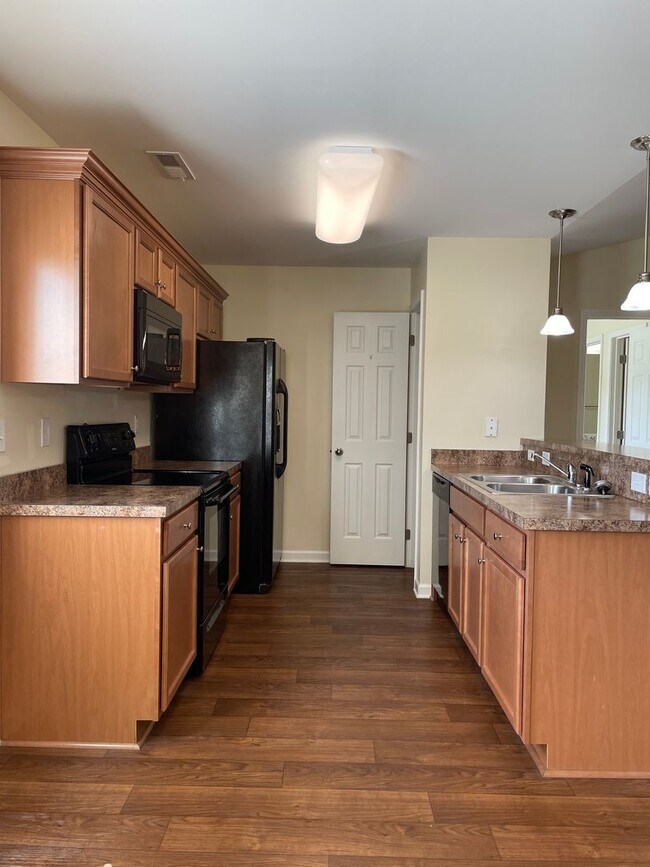 Foto del edificio - AVAILABLE SOON! Don't miss this Beautiful 3BR/2BA home in St. John's Ridge!