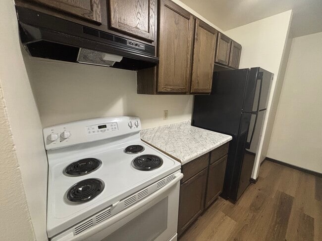 Building Photo - Sunset Lane Apartments