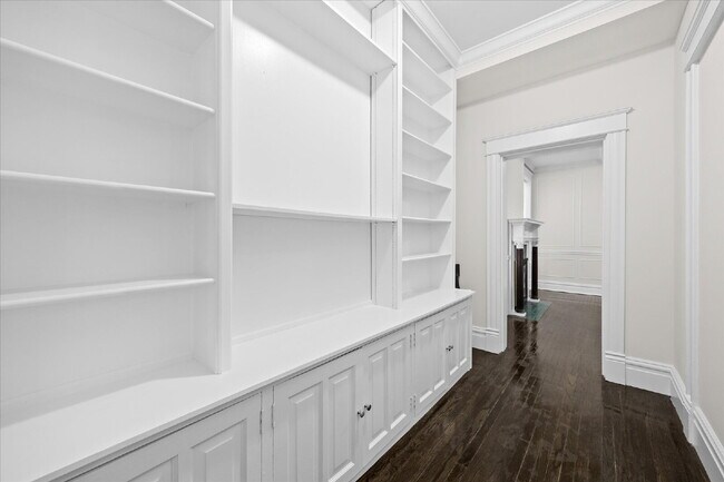 Building Photo - 6114 Waterman Blvd