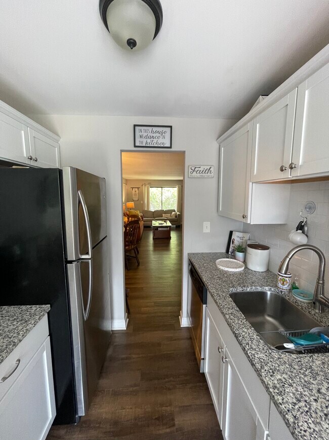 Kitchen - 1736 S Washington St