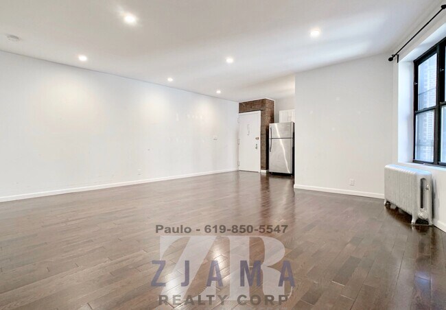 Building Photo - 392 St Johns Pl