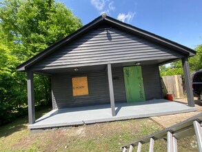 Building Photo - 823 Haynes St