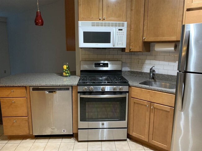 Foto del edificio - 75 Garden St