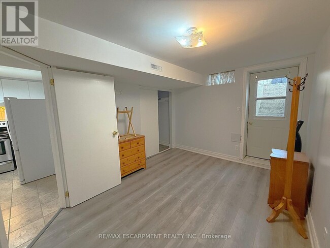 Photo du bâtiment - 25 Prairie Rose Cir