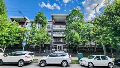 Building Photo - 2477 Kelly Ave
