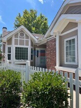 Building Photo - 9850 Carmel Ct