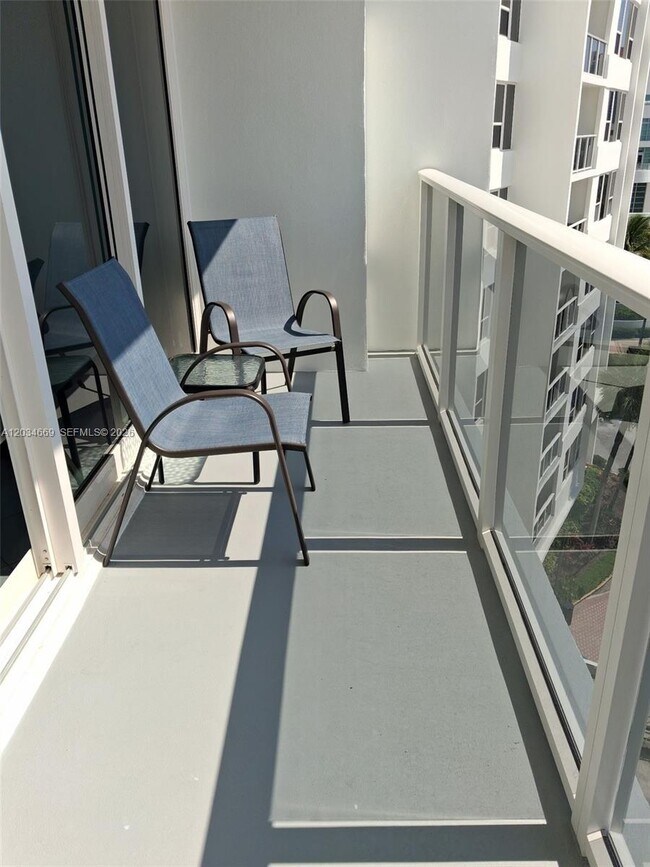 Foto del edificio - 3505 S Ocean Dr
