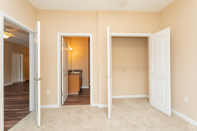 2BR, 2BA -1076 SF- Bedroom - Magnolia House