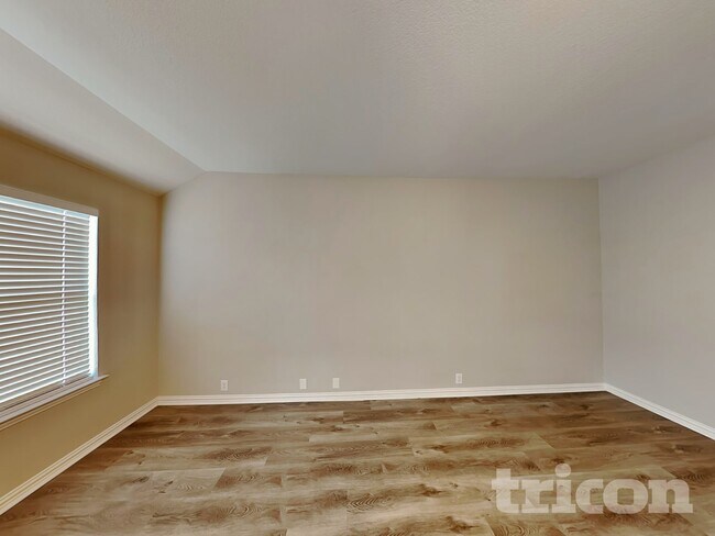 Foto del edificio - 225 Bison Meadow Dr